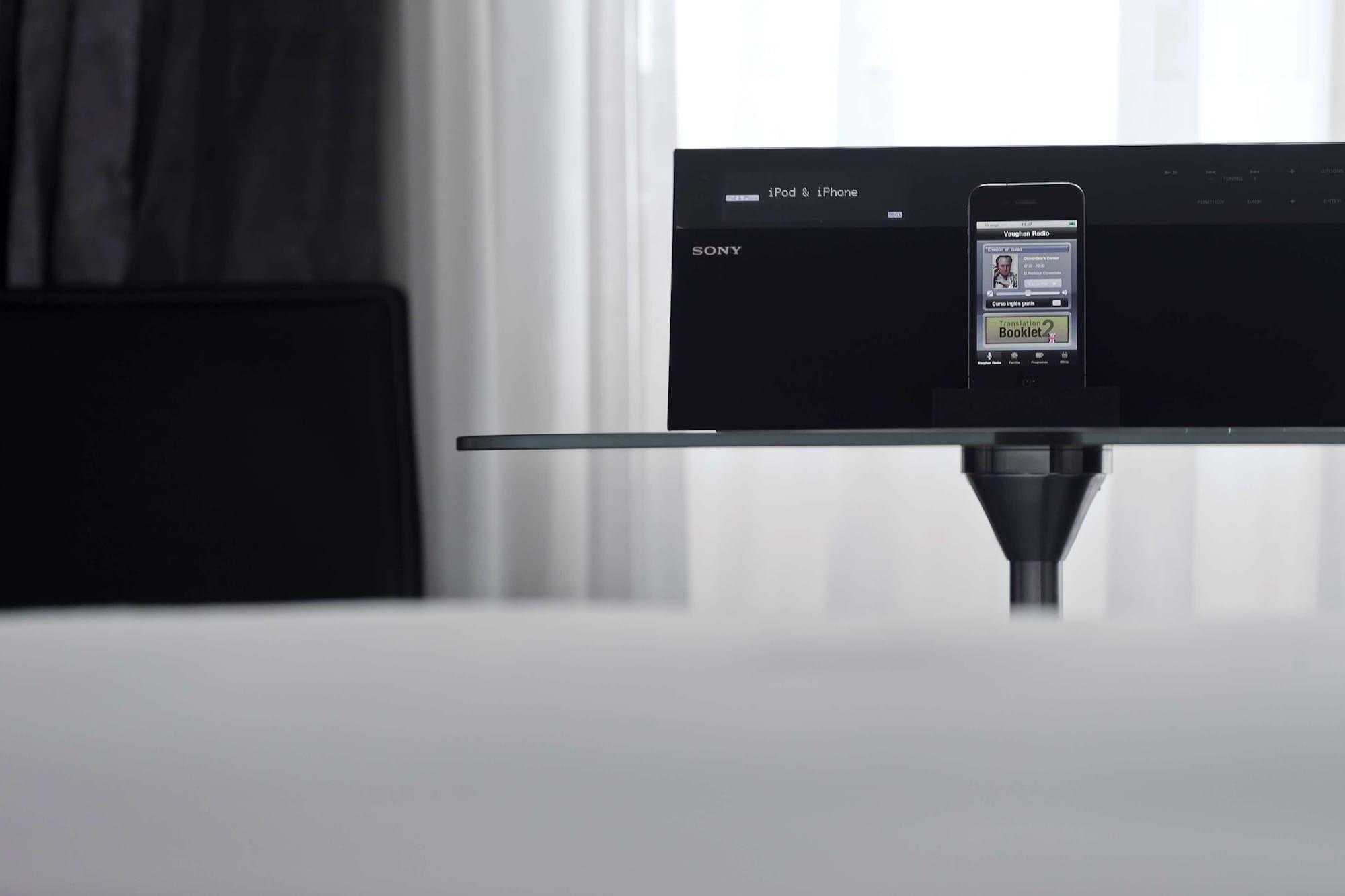 Hotel Lopez De Haro Бильбао Экстерьер фото The Apple Remote Dock