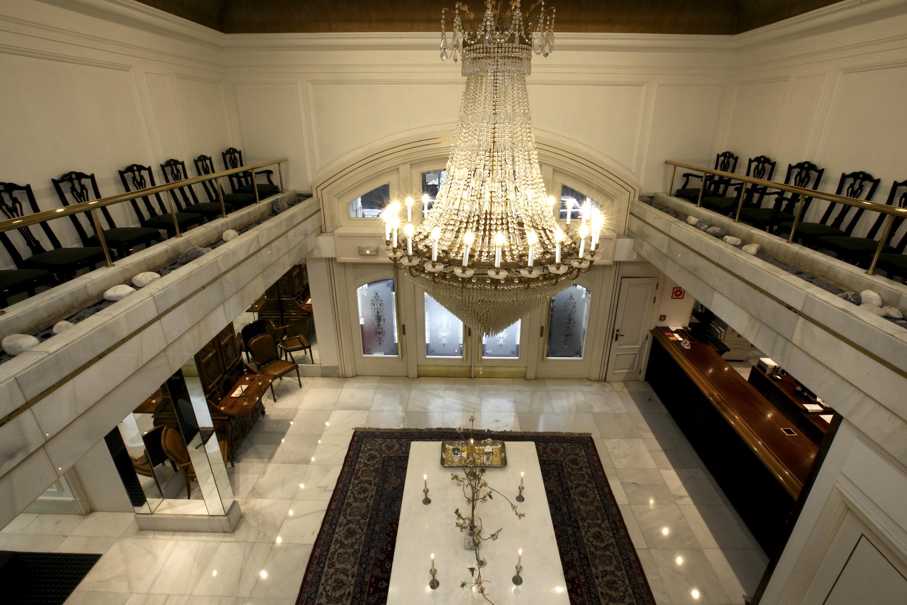 Hotel Lopez De Haro Бильбао Экстерьер фото The lobby of the hotel