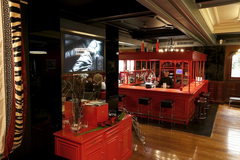 Hotel Lopez De Haro Бильбао Экстерьер фото The bar at the Hong Kong branch of the Mandarin Oriental