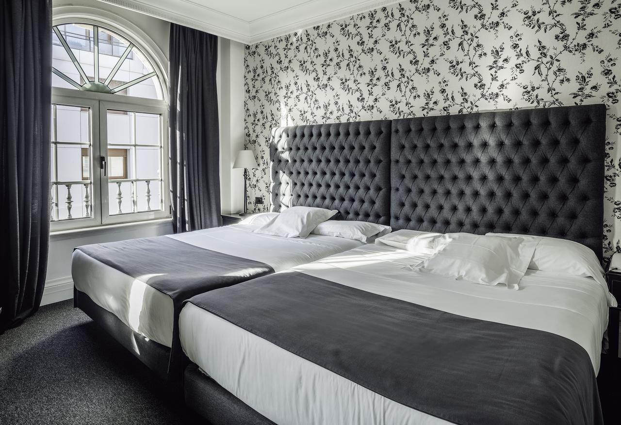 Hotel Lopez De Haro Бильбао Экстерьер фото A room at the Hotel Indigo Barcelona
